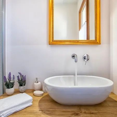 Nura's - Al Mare Sea Front