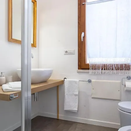 Nura's - Al Mare Sea Front *