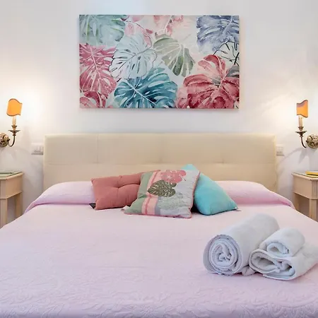 Nura's - Al Mare Sea Front Apartmán