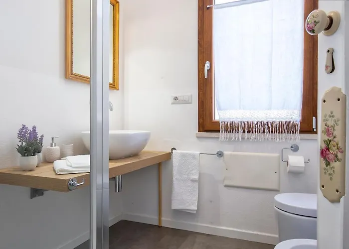 Nura's - Al Mare Sea Front *